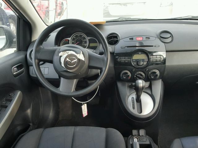 JM1DE1HY8B0117461 - 2011 MAZDA MAZDA2 SILVER photo 9