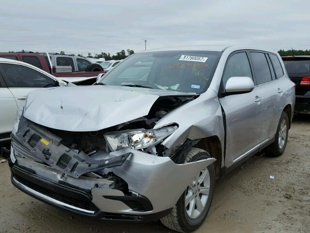 5TDBK3EH3DS235952 - 2013 TOYOTA HIGHLANDER GRAY photo 2