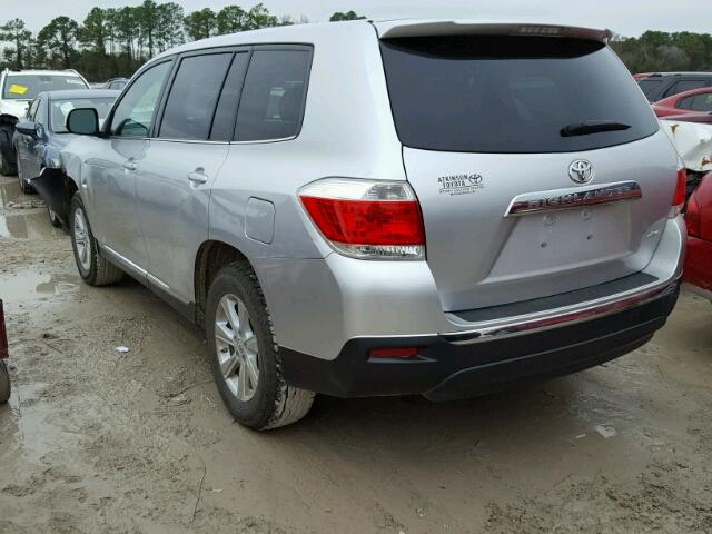 5TDBK3EH3DS235952 - 2013 TOYOTA HIGHLANDER GRAY photo 3