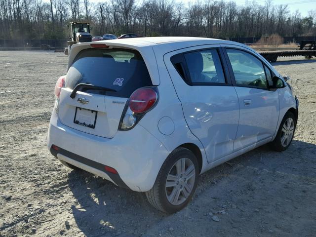 KL8CD6S97FC723005 - 2015 CHEVROLET SPARK 1LT Белый фото 4