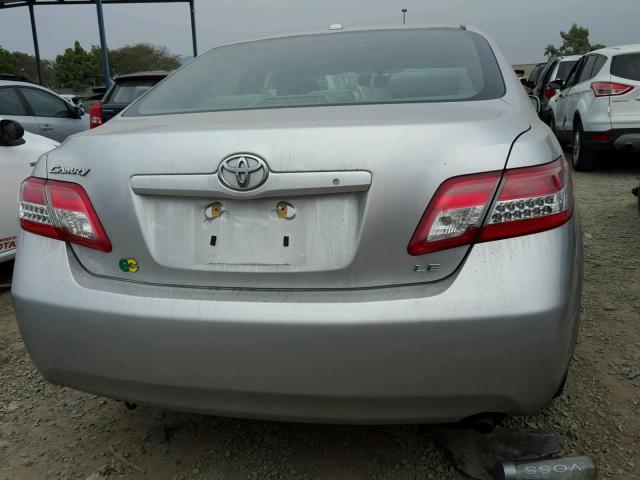 JTNBF3EK2B3006902 - 2011 TOYOTA CAMRY BASE SILVER photo 9