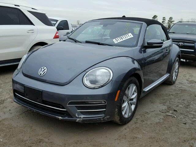 3VW517AT4HM815814 - 2017 VOLKSWAGEN BEETLE S/S GRAY photo 2