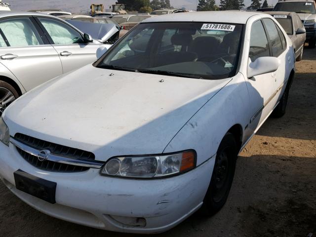 1N4DL01D41C131125 - 2001 NISSAN ALTIMA XE WHITE photo 2