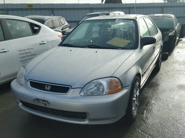 2HGEJ6521WH588707 - 1998 HONDA CIVIC DX SILVER photo 2