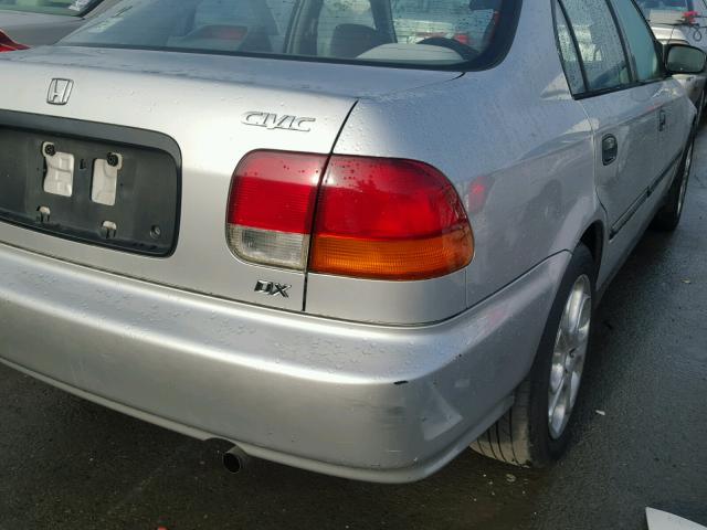 2HGEJ6521WH588707 - 1998 HONDA CIVIC DX SILVER photo 9