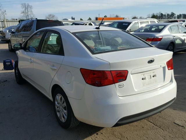 KNAFT4A26B5378965 - 2011 KIA FORTE LX WHITE photo 3