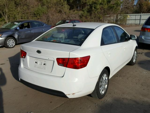 KNAFT4A26B5378965 - 2011 KIA FORTE LX WHITE photo 4