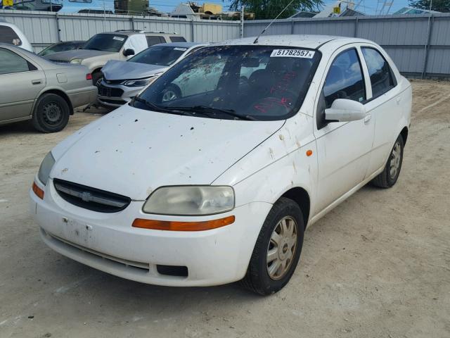 KL1TJ52644B241697 - 2004 CHEVROLET AVEO LS WHITE photo 2