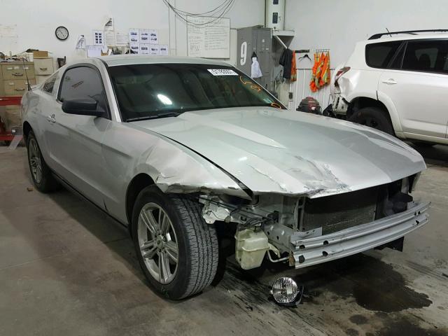 1ZVBP8AN7A5136401 - 2010 FORD MUSTANG SILVER photo 1