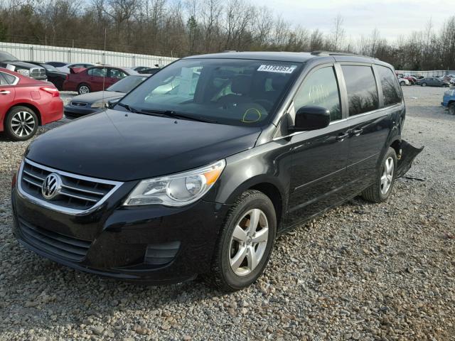 2V4RW3DG6BR642008 - 2011 VOLKSWAGEN ROUTAN SE BLACK photo 2