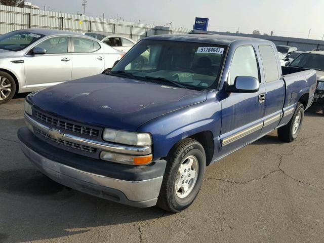 2GCEC19T0Y1354584 - 2000 CHEVROLET SILVERADO BLUE photo 2