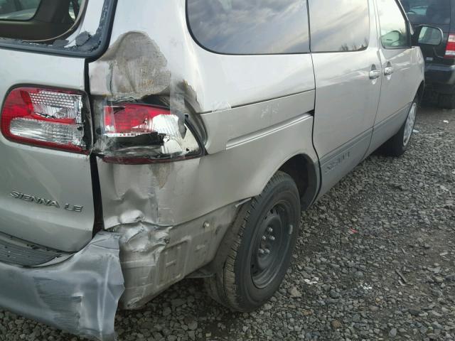 4T3ZF13C11U410627 - 2001 TOYOTA SIENNA LE SILVER photo 9