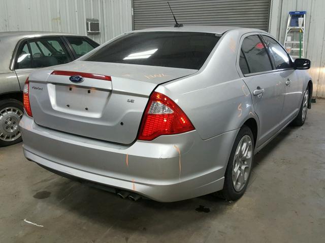 3FAHP0HA6BR122611 - 2011 FORD FUSION SE SILVER photo 4