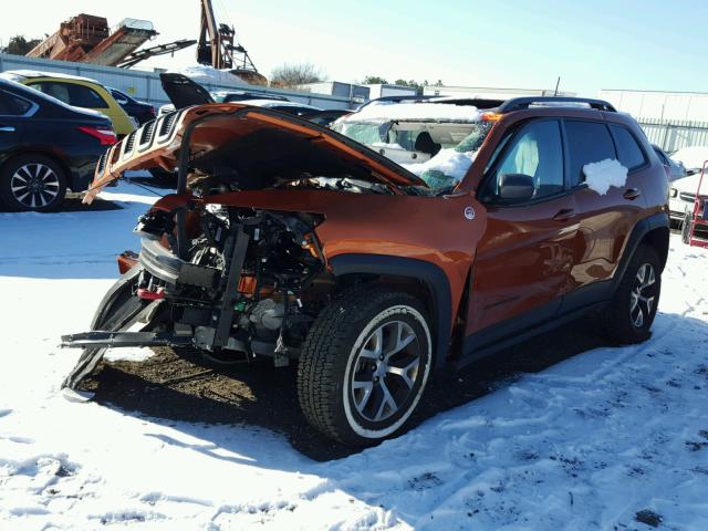 1C4PJMBS0GW335185 - 2016 JEEP CHEROKEE T ORANGE photo 2