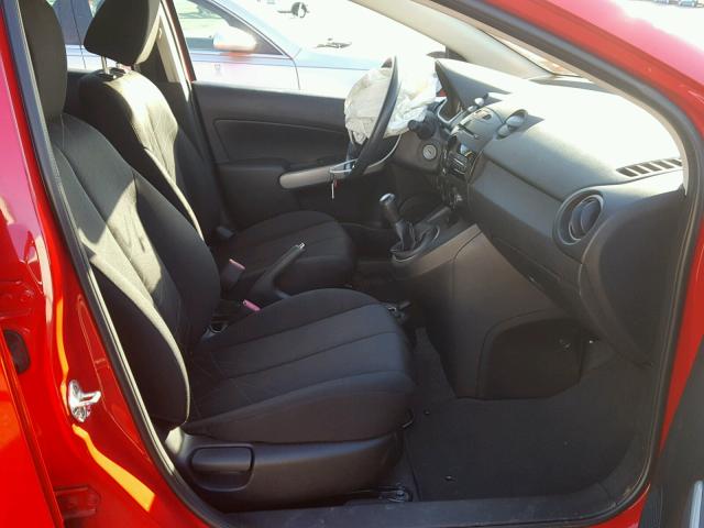 JM1DE1KY2C0145637 - 2012 MAZDA MAZDA2 RED photo 5