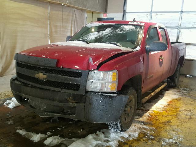 2GCEC19C071589405 - 2007 CHEVROLET SILVERADO RED photo 2