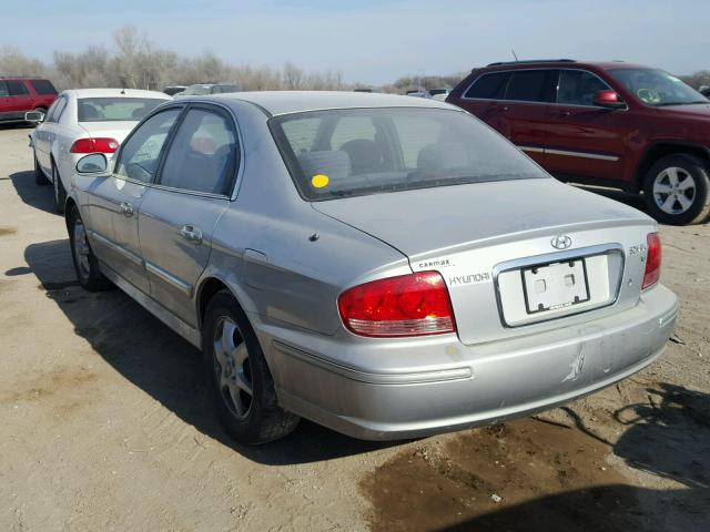 KMHWF35H95A169469 - 2005 HYUNDAI SONATA GLS SILVER photo 3