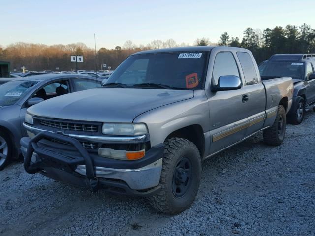 2GCEK19V011351338 - 2001 CHEVROLET SILVERADO GRAY photo 2