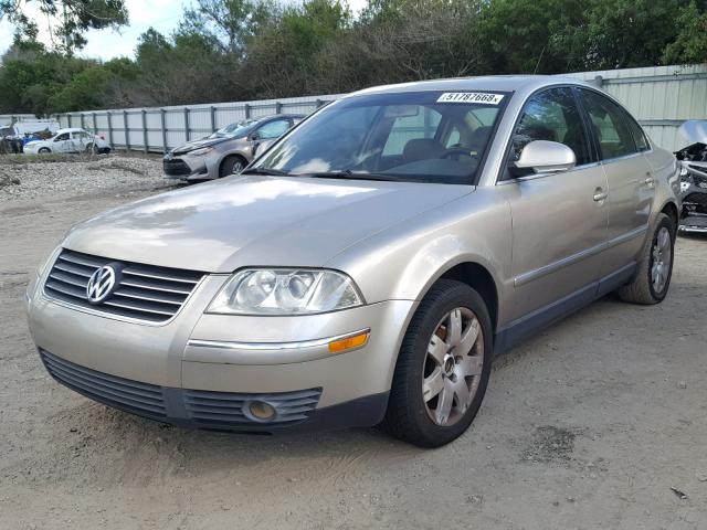 WVWAD63B95E014529 - 2005 VOLKSWAGEN PASSAT GLS GOLD photo 2