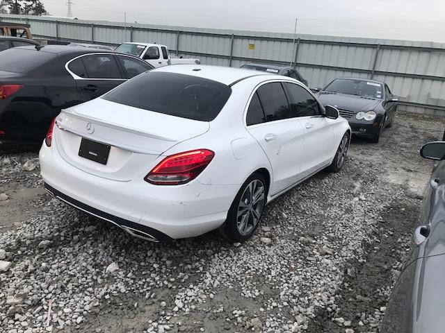 55SWF4JB9FU078012 - 2015 MERCEDES-BENZ C 300 WHITE photo 4