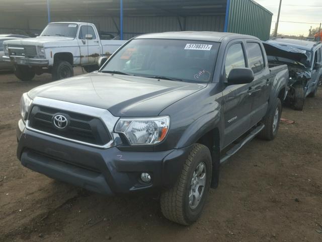 3TMLU4EN4DM110503 - 2013 TOYOTA TACOMA DOU GRAY photo 2