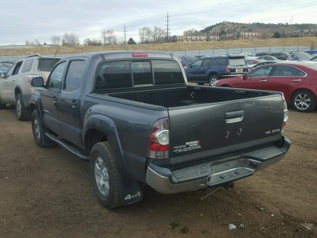 3TMLU4EN4DM110503 - 2013 TOYOTA TACOMA DOU GRAY photo 3