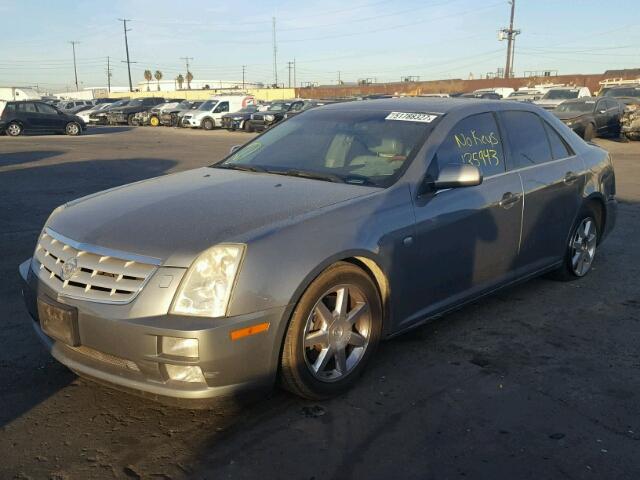 1G6DC67A150151935 - 2005 CADILLAC STS GRAY photo 2