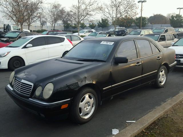 WDBJF72F4VA282494 - 1997 MERCEDES-BENZ E 420 BLACK photo 2