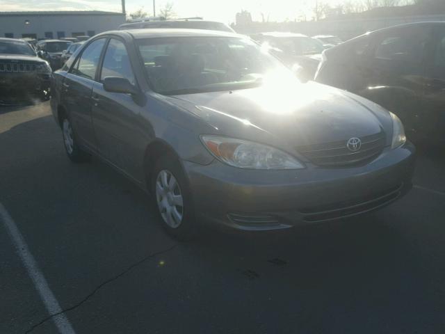 JTDBE32K520110474 - 2002 TOYOTA CAMRY LE 灰色 照片 1