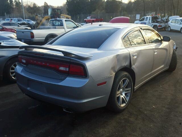 2C3CDXCTXDH635121 - 2013 DODGE CHARGER R/ SILVER photo 4