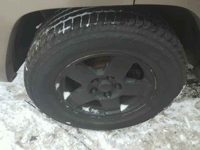 1J8HG48K46C188503 - 2006 JEEP COMMANDER TAN photo 9