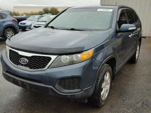 5XYKT3A1XBG068361 - 2011 KIA SORENTO BA BLUE photo 2