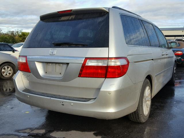 5FNRL38896B094335 - 2006 HONDA ODYSSEY TO SILVER photo 4