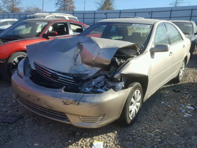 4T1BE32K45U989989 - 2005 TOYOTA CAMRY LE TAN photo 2