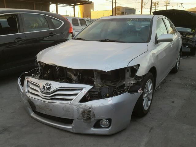 JTNBK3EK6A3046698 - 2010 TOYOTA CAMRY SE SILVER photo 2