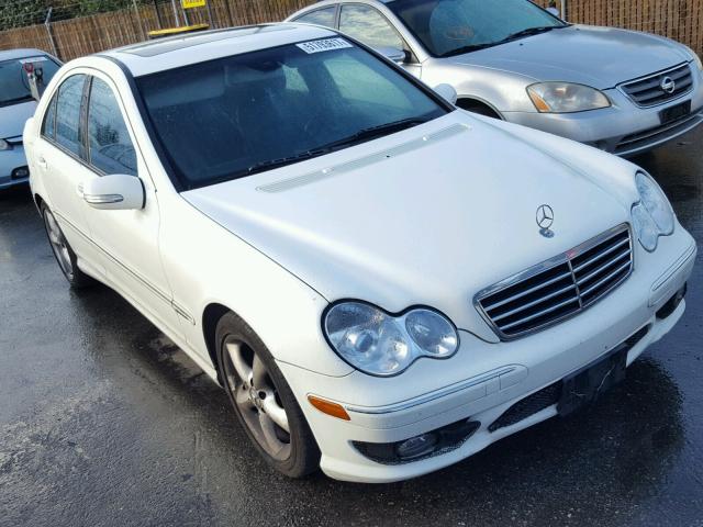 WDBRF40J45F676105 - 2005 MERCEDES-BENZ C 230K SPO WHITE photo 1