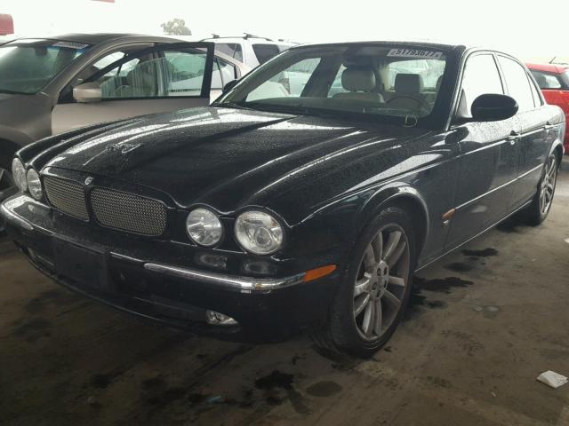 SAJWA73B45TG40011 - 2005 JAGUAR XJR BLACK photo 2