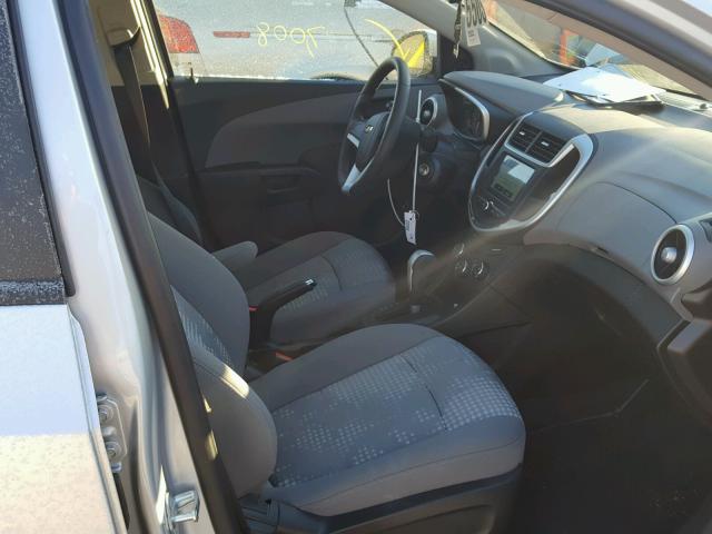 1G1JB5SHXH4177473 - 2017 CHEVROLET SONIC LS 银色 照片 5