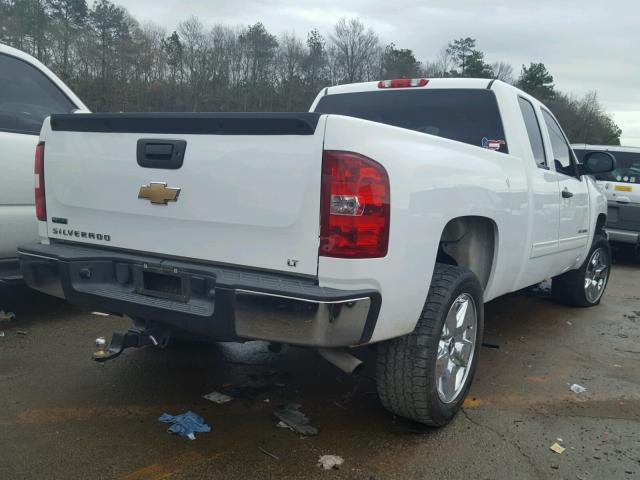 1GCSCSE01AZ127664 - 2010 CHEVROLET SILVERADO WHITE photo 4