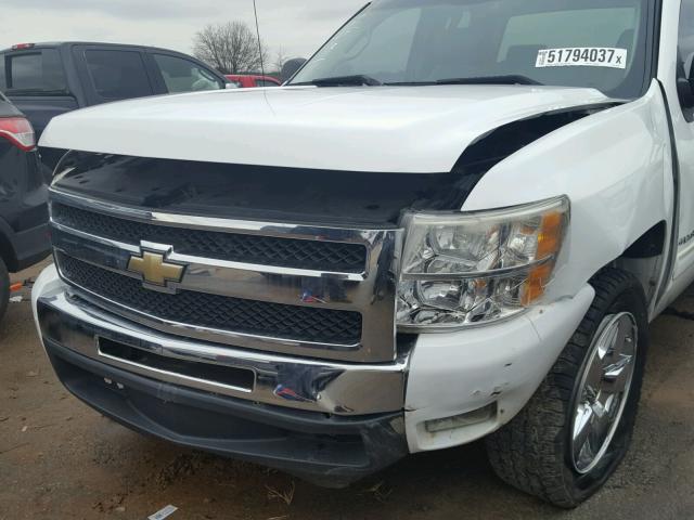 1GCSCSE01AZ127664 - 2010 CHEVROLET SILVERADO WHITE photo 9