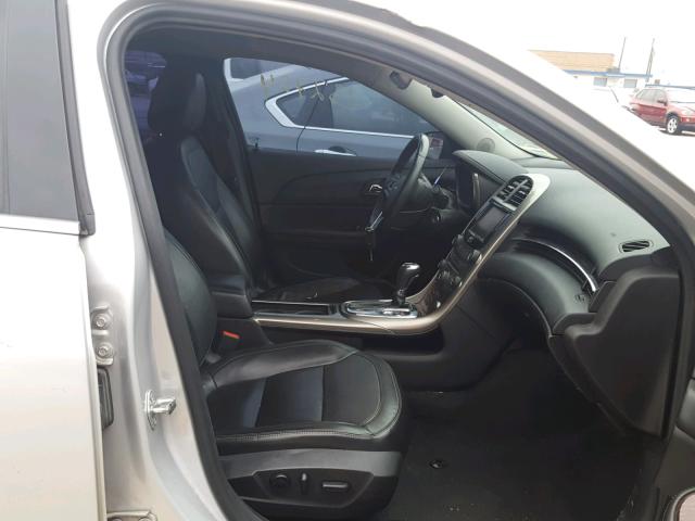 1G11H5SA2DF226150 - 2013 CHEVROLET MALIBU LTZ 银色 照片 5
