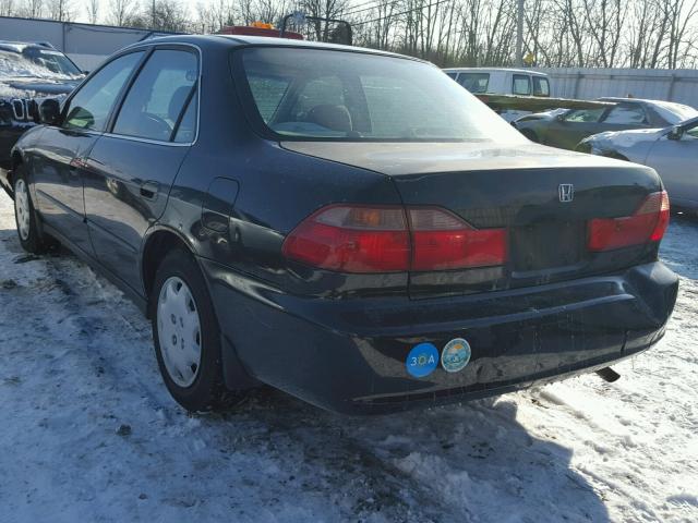 1HGCG5648YA050037 - 2000 HONDA ACCORD LX BLACK photo 3