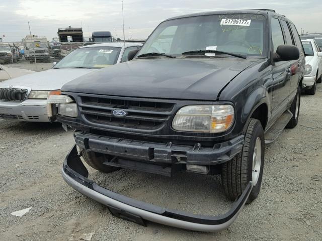 1FMZU32E2WZB09825 - 1998 FORD EXPLORER BLACK photo 2