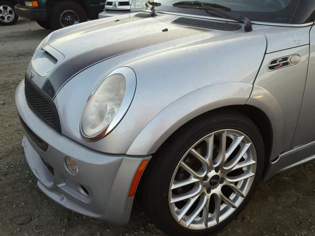 WMWRE33424TD79936 - 2004 MINI COOPER S SILVER photo 9