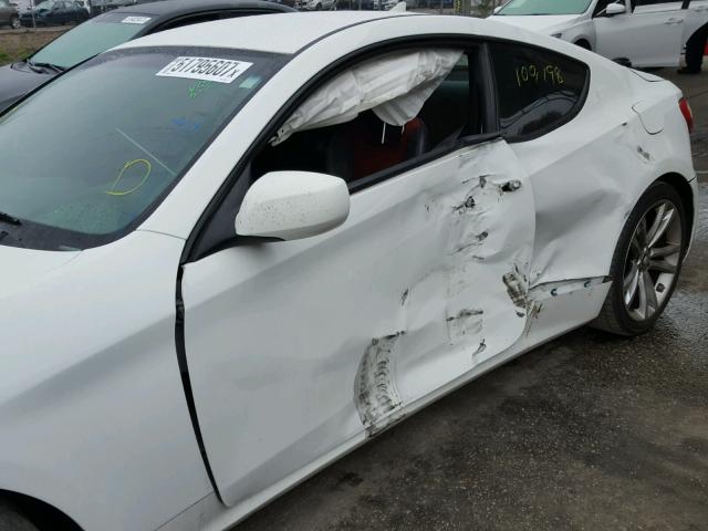 KMHHT6KD2CU070685 - 2012 HYUNDAI GENESIS CO WHITE photo 9