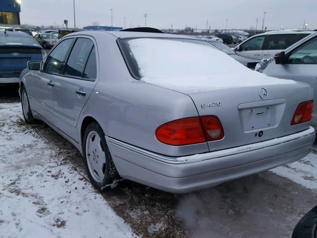 WDBJF72F1VA367602 - 1997 MERCEDES-BENZ E 420 SILVER photo 3