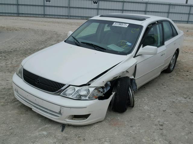 4T1BF28B3YU044552 - 2000 TOYOTA AVALON XL WHITE photo 2