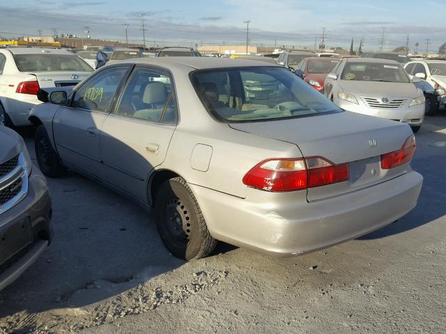 1HGCG6655XA155275 - 1999 HONDA ACCORD LX TAN photo 3