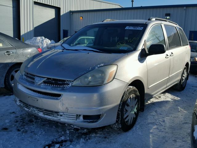 5TDZA23C64S086195 - 2004 TOYOTA SIENNA CE SILVER photo 2