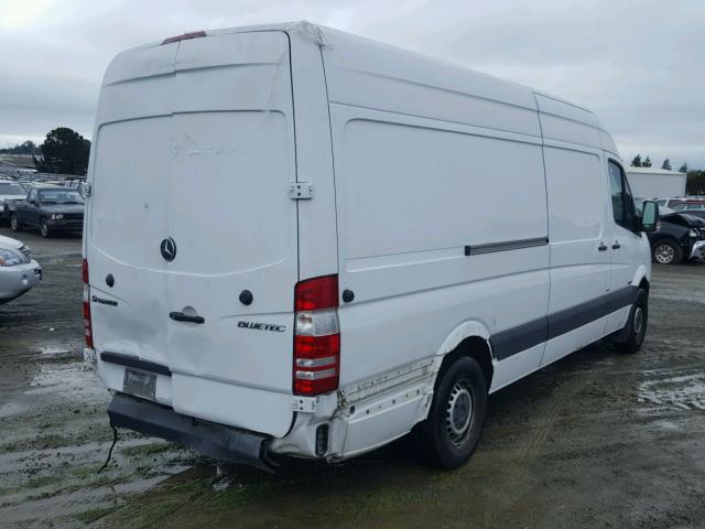 WD3PE8CC1C5646363 - 2012 MERCEDES-BENZ SPRINTER 2 WHITE photo 4